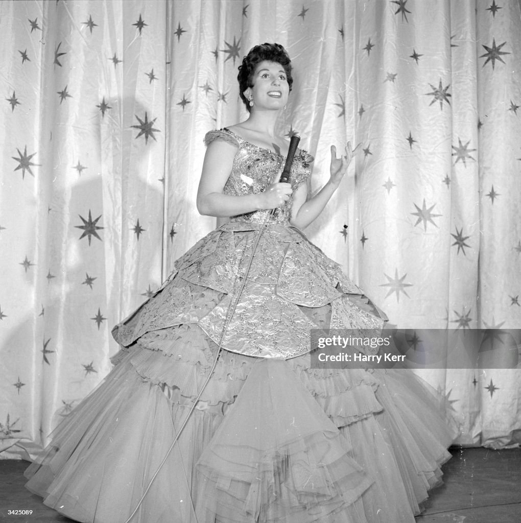 Alan Cogan English singer Alma Cogan on stage wearing a large dress. News Photo ...