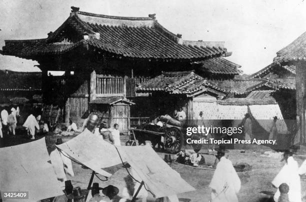 Market in front of Bell Hall, Seoul.