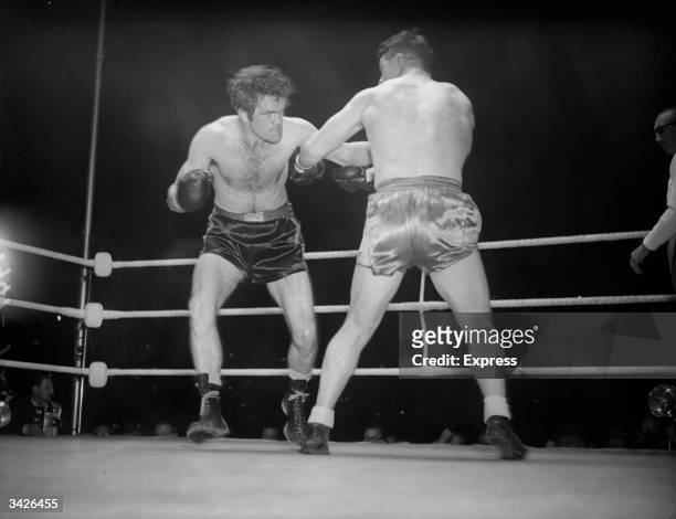 British heavyweight boxers Freddie Mills and Bruce Woodcock.