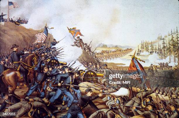 Union and Confederate troops fighting during the Battle of Franklin in Tennessee.