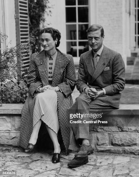 Duke and Duchess of Windsor at their temporary home near Ashdown Forest, Sussex after their return from France at the start of WW II. The first time...