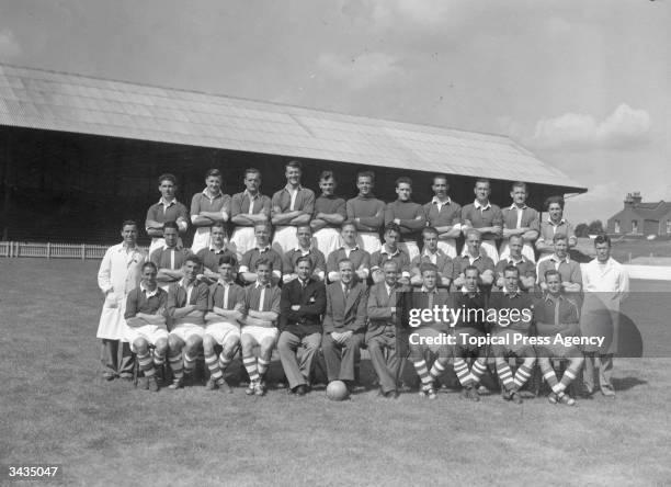 Leyton Orient Football Club. Back row: W Rees, R Rooney, C Simmonds, H Beach, S Gerula, P Walton, G Longridge, L Blizzard, A Banner, S Aldous and E...