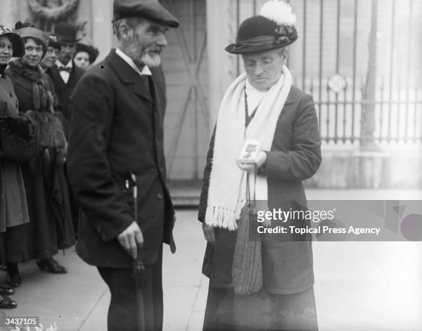 Princess Henry of Battenberg , formerly Beatrice Mary Victoria, daughter of Queen Victoria during a visit to the Kensington Infirmary in London.