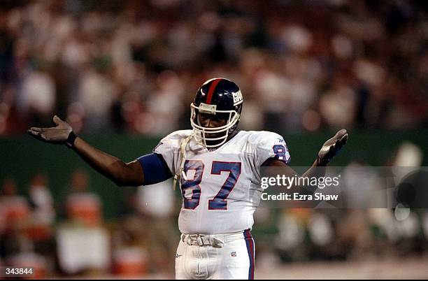 Tight end Howard Cross of the New York Giants in action during an NFL pre-season game against the New York Jets at the Giant Stadium in East...