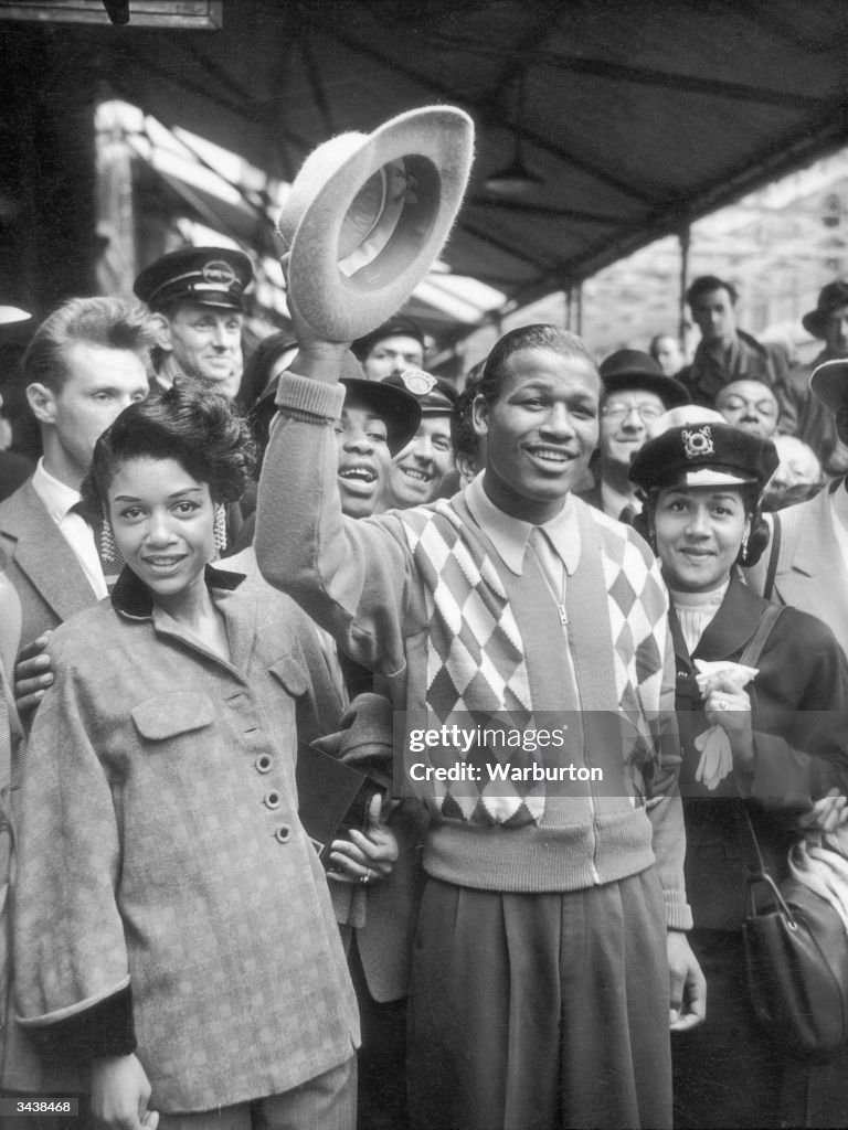 Sugar Ray Robinson Arrives In London