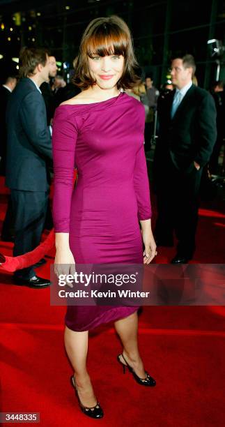 Actress Rachel McAdams arrives at the premiere of Paramount's "Mean Girls" at the Cinerama Dome on April 19, 2004 in Los Angeles, California.