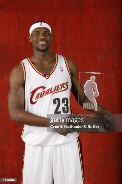 LeBron James of the Cavaliers poses with the Got Milk! 2004 MBA Rookie of the Year award on April 20, 2004 in New York City, New York. NOTE TO USER:...