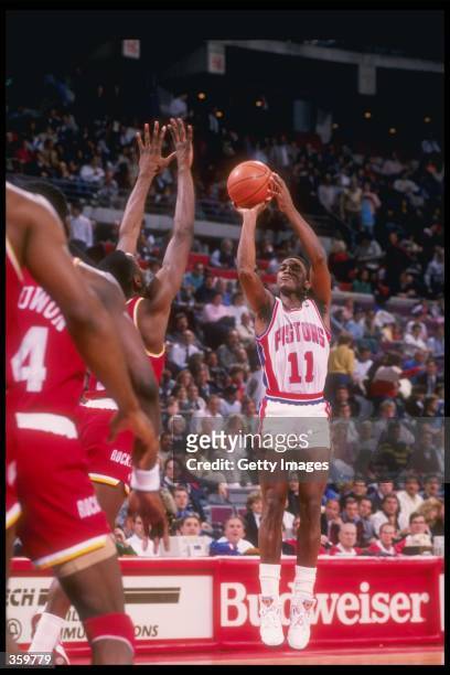 Guard Isiah Thomas of the Detroit Pistons shoots the ball during a game. Mandatory Credit: ALLSPORT USA /Allsport Mandatory Credit: ALLSPORT USA...