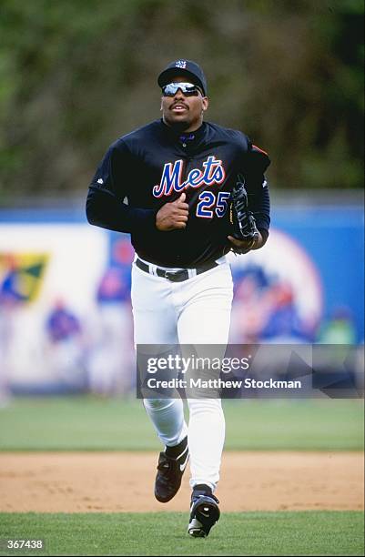 Outfielder Bobby Bonilla of the New York Mets in action during the Spring Training game against the Montreal Expos at the Thomas J. White Stadium in...