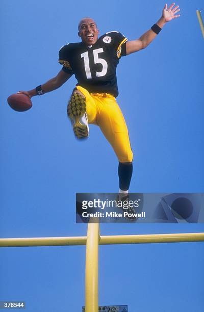 Hines Ward of the Pittsburgh Steelers in action during the Pinnacle NFL Rookie Shoot at the Citrus Bowl in Orlando, Florida. Mandatory Credit: Mike...