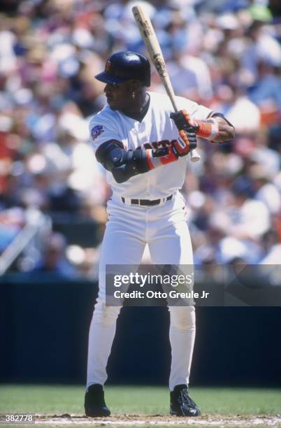 Outfielder Barry Bonds of the San Francisco Giants in action during a game against the Cincinnati Reds at 3Com Park in San Francisco, California. The...