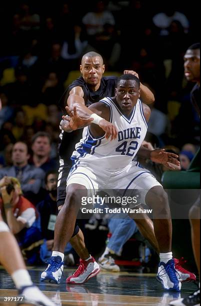 Forward Elton Brand of the Duke Blue Devils in action during the Carrs Great Alaska Shootout Game against the Cincinnati Bearcats at the Sullivan...