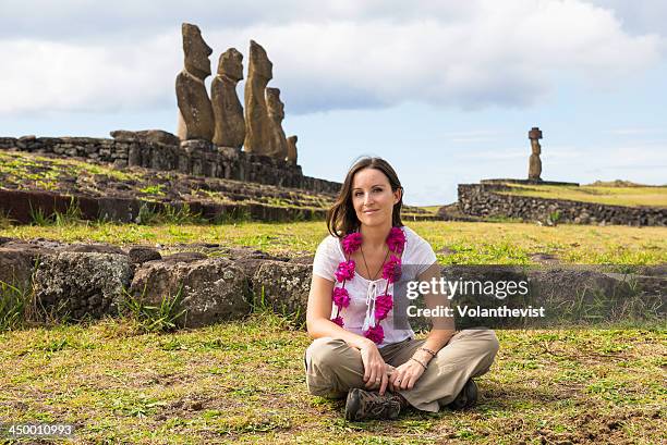 woman with flower necklace - easter_island stock pictures, royalty-free photos & images