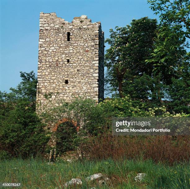Tower of the Stronghold of Vercurago .