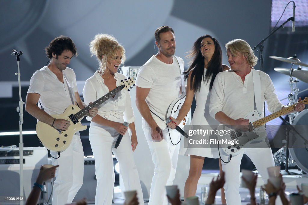 2014 CMT Music Awards - Show