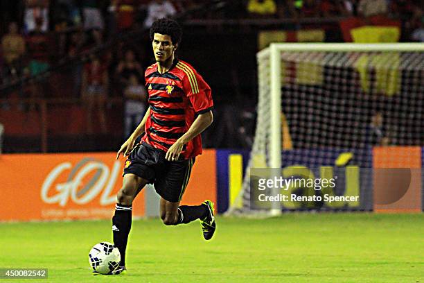 Ewerton Pascoa of Sport Recife in action during the the Brasileirao Series A 2014 match between Sport Recife and Bahia at Ilha do Retiro Stadium on...