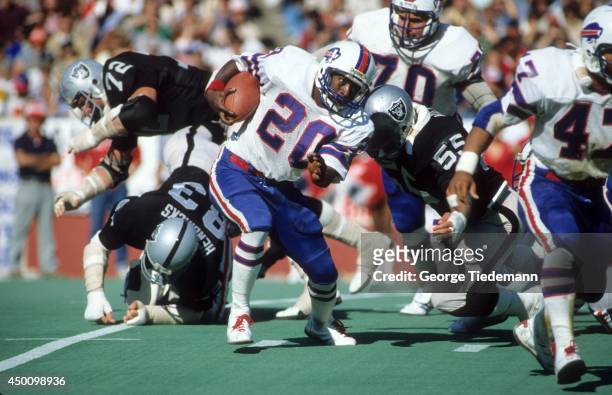 Buffalo Bills Joe Cribbs in action, rushing vs Oakland Raiders at Rich Stadium. Orchard Park, NY 9/28/1980 CREDIT: George Tiedemann