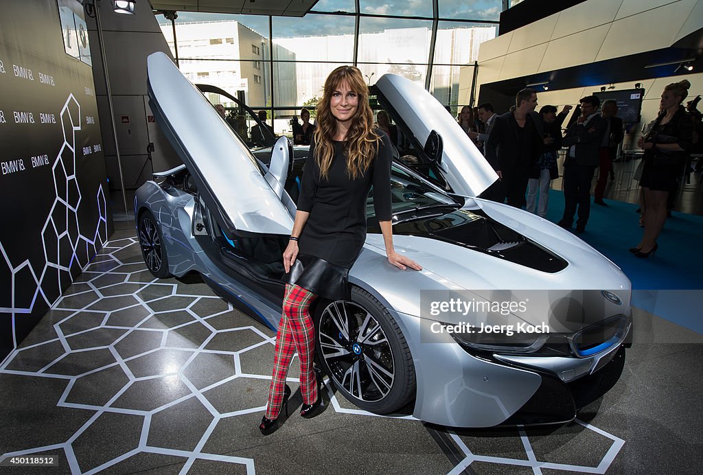 BMW Launches i8
