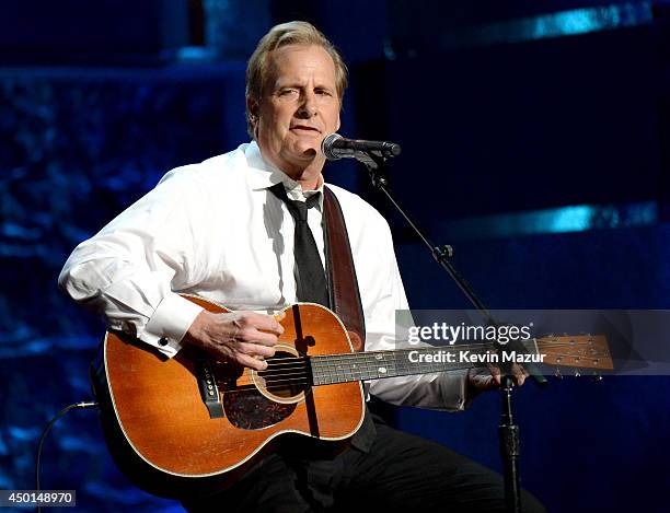 Actor Jeff Daniels performs onstage during the 2014 AFI Life Achievement Award: A Tribute to Jane Fonda at the Dolby Theatre on June 5, 2014 in...