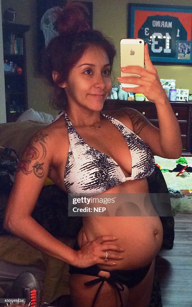 Snooki Shows Off Her Baby Bump