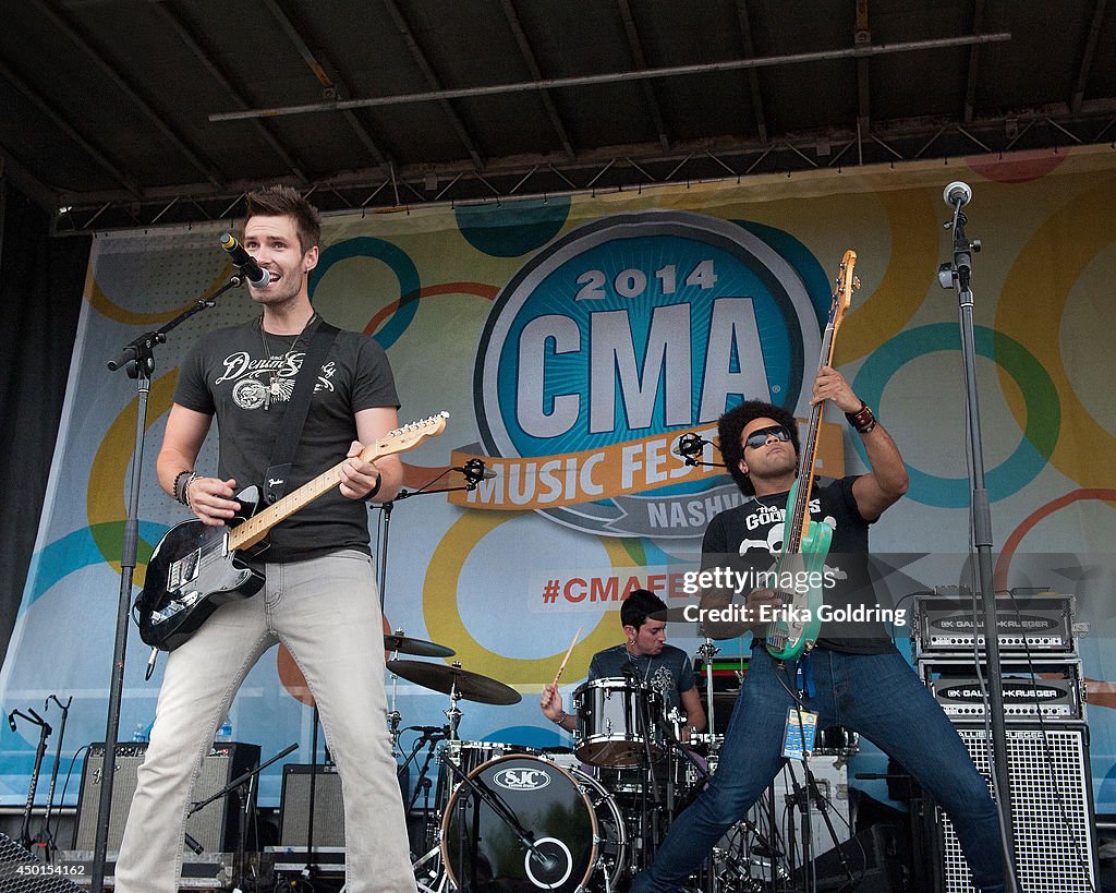 2014 CMA Tailgate Party - Day 1