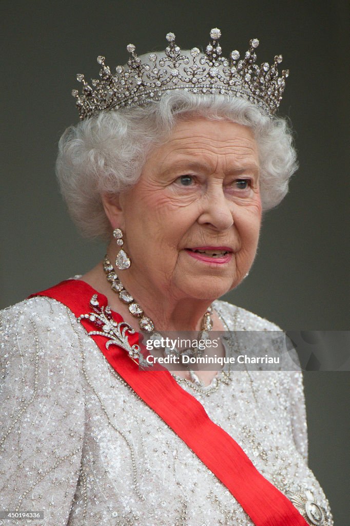Queen Elizabeth II On Official Visit In Paris : Day 2