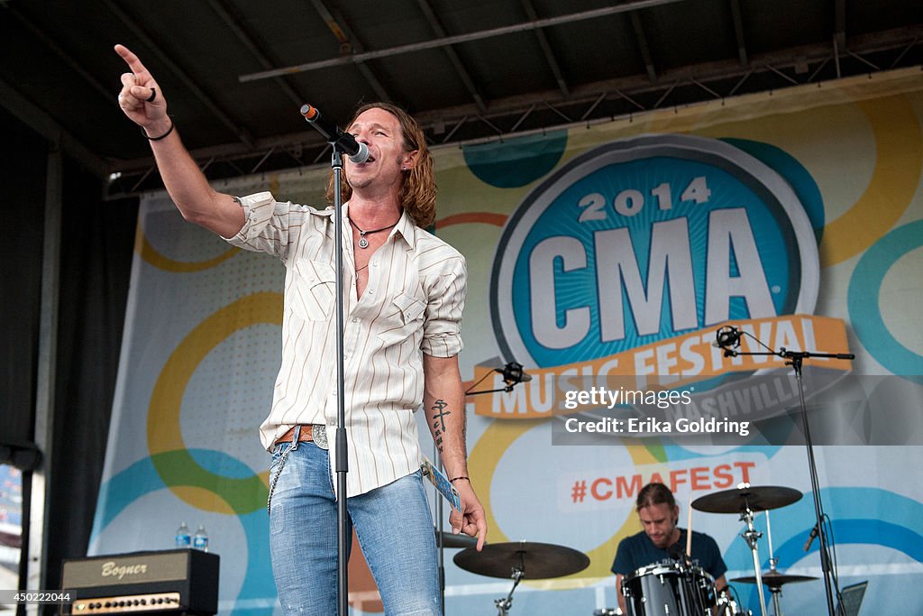 2014 CMA Tailgate Party - Day 2