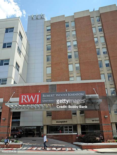 Exterior view of the Robert Wood Johnson University Hospital on June 7, 2014 in New Brunswick, New Jersey. Comedian Tracy Morgan is in intensive care...