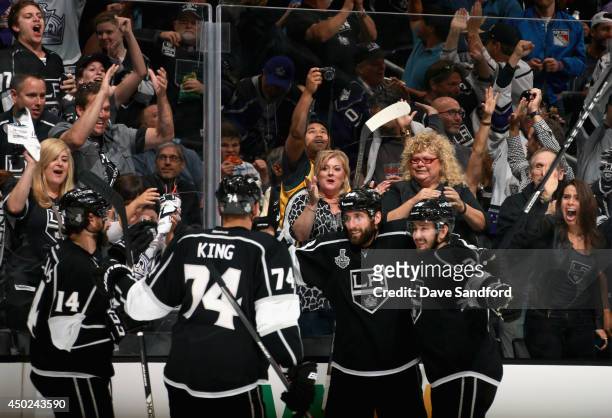 Jarret Stoll of the Los Angeles Kings celebrates his goal in the second period with teammates during Game Two of the 2014 Stanley Cup Final at...