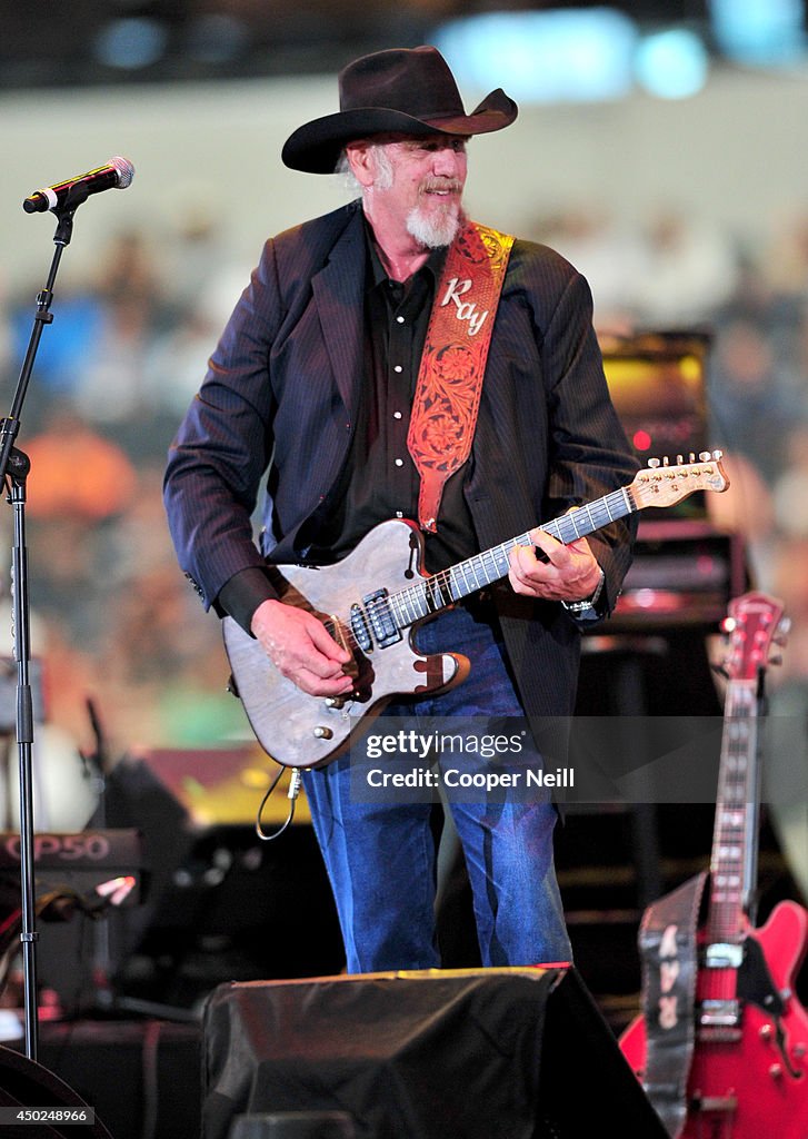 George Strait's The Cowboy Rides Away Tour Final Stop At AT&T Stadium - Show