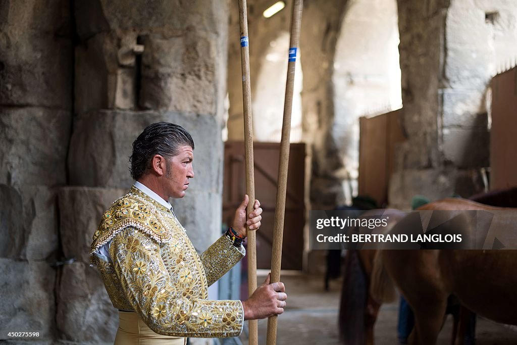 BULLFIGHTING-FRA-FERIA-NIMES