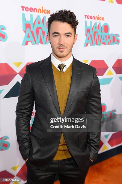 Musician Kevin Jonas arrives at the 5th Annual TeenNick HALO Awards at Hollywood Palladium on November 17, 2013 in Hollywood, California.