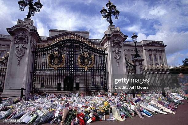 Buckingham Palace flowers laid for Diana, Princess of Wales - Floral tributes left outside the gates of Buckingham Palace in memory of Diana during...