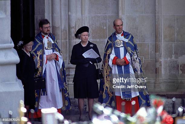 Queen Elizabeth II and Queen Mother at Funeral of Diana, Princess of Wales - At Westminster Abbey awaiting the arrival of the coffin of Diana,...