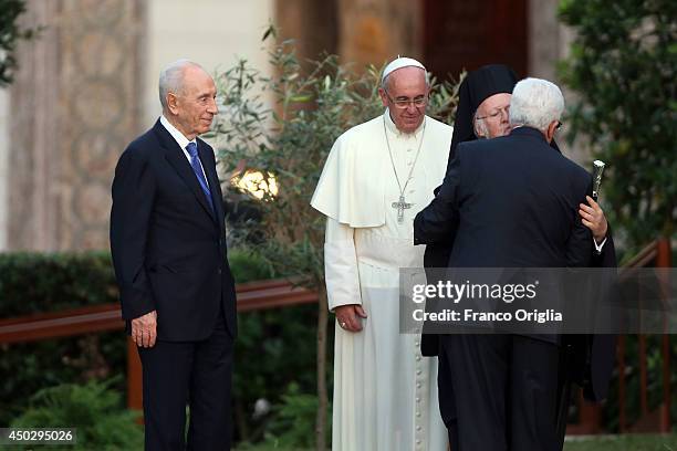 Pope Francis meets Israeli President Shimon Peres , Palestinian President Mahmoud Abbas and Patriarch Bartholomaios I for a peace invocation prayer...