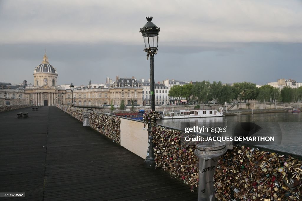 FRANCE-PARIS-BRIDGE