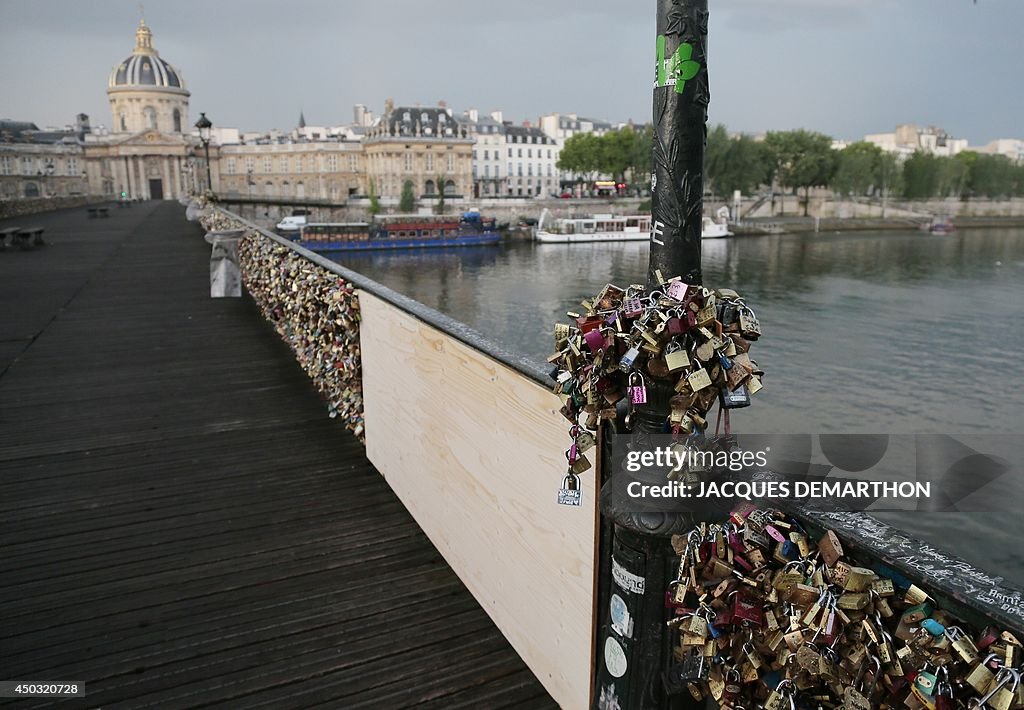 FRANCE-PARIS-BRIDGE