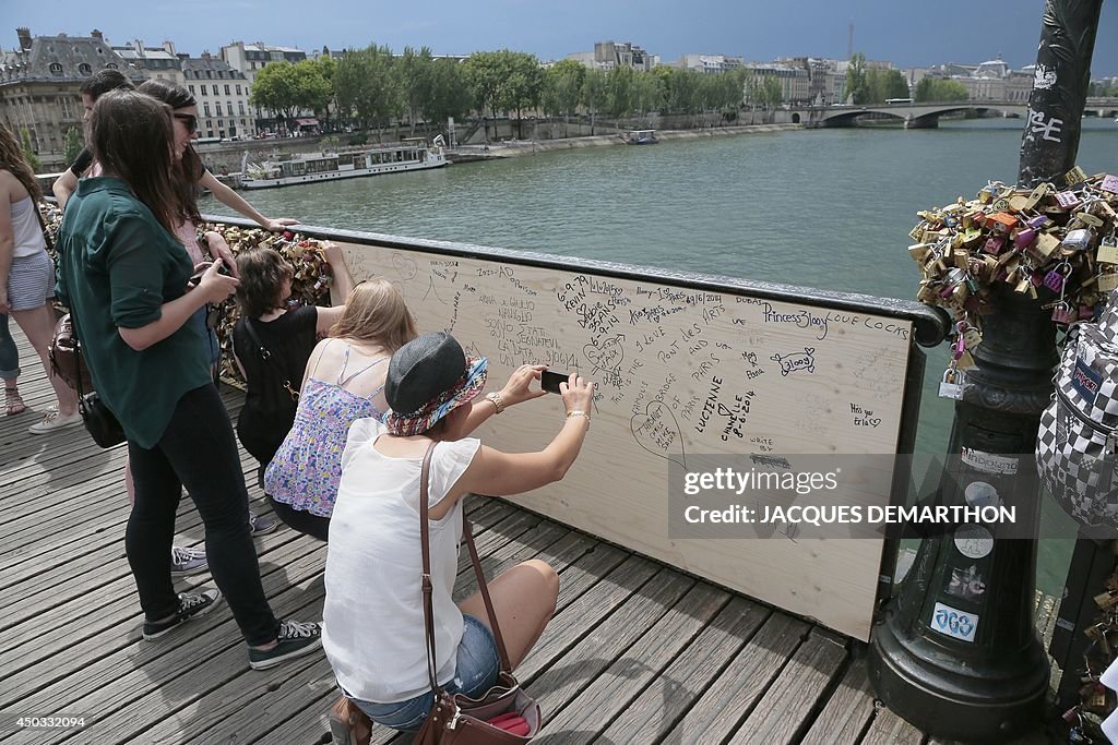 FRANCE-PARIS-BRIDGE