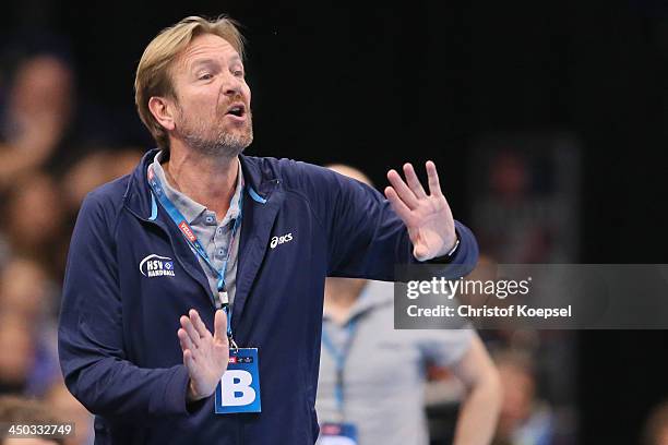 Head coach Martin Schwalb of Hamburg issues instructions during the VELUX EHF Handball Champions League group D match between HSV Hamburg and SG...