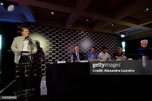 Andrew Sneyd, Global vice president of Budweiser, Jean Francois Pathy, representative of FIFA, Juliano Belletti, Pierre van Hooijdonk and Davor Suker...