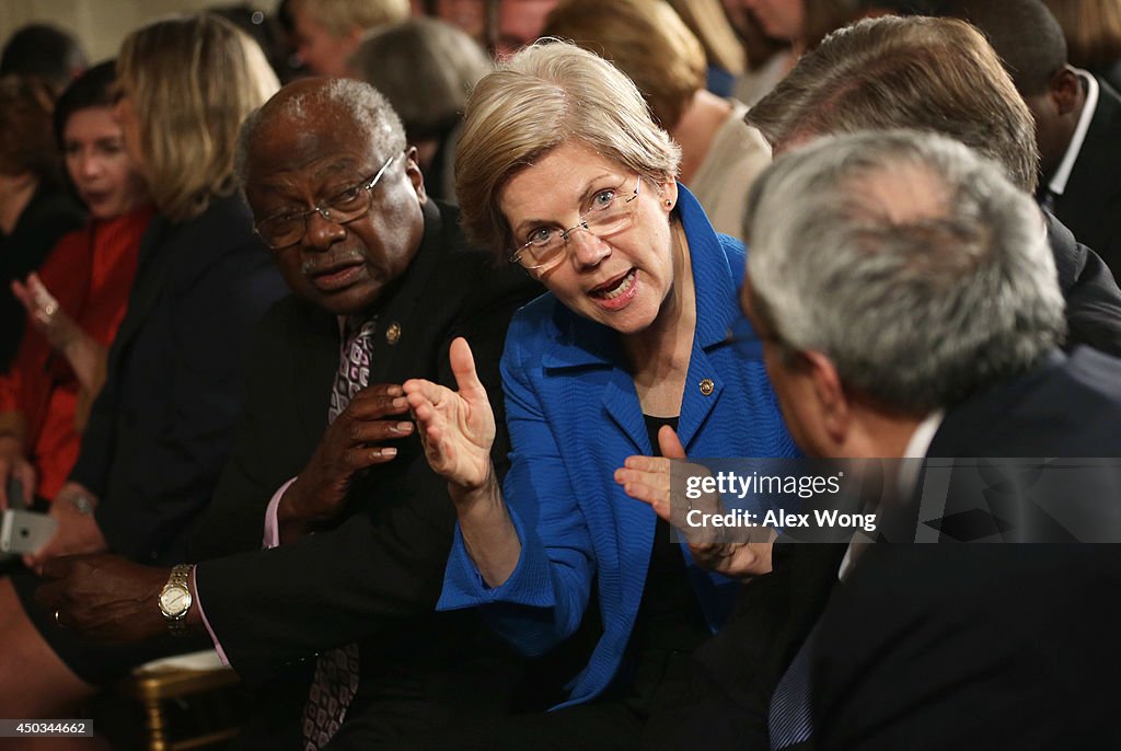 Obama Signs Presidential Memorandum On Reducing Student Loan Debt
