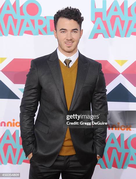 Musician Kevin Jonas arrives at the 2013 TeenNick HALO Awards at the Hollywood Palladium on November 17, 2013 in Hollywood, California.