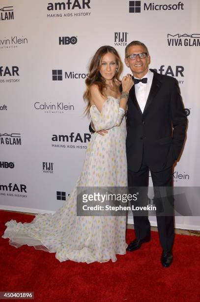 Actress and presenter Sarah Jessica Parker and HBO's programming president Michael Lombardo attend the amfAR Inspiration Gala New York 2014 at The...