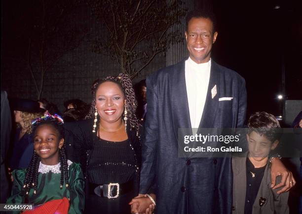 Peter Reed Actor 16 Alaina Reed Hall Stock Photos, High-Res Pictures, and Images - Getty ...