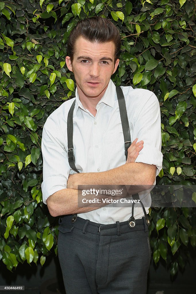 Drake Bell Singer Singer Drake Bell attends a photocall to promote his new album... News ...