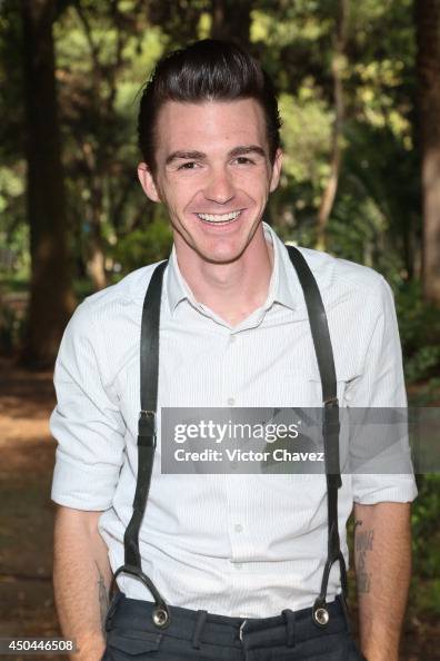Drake Bell Singer Singer Drake Bell attends a photocall to promote his new album... News ...