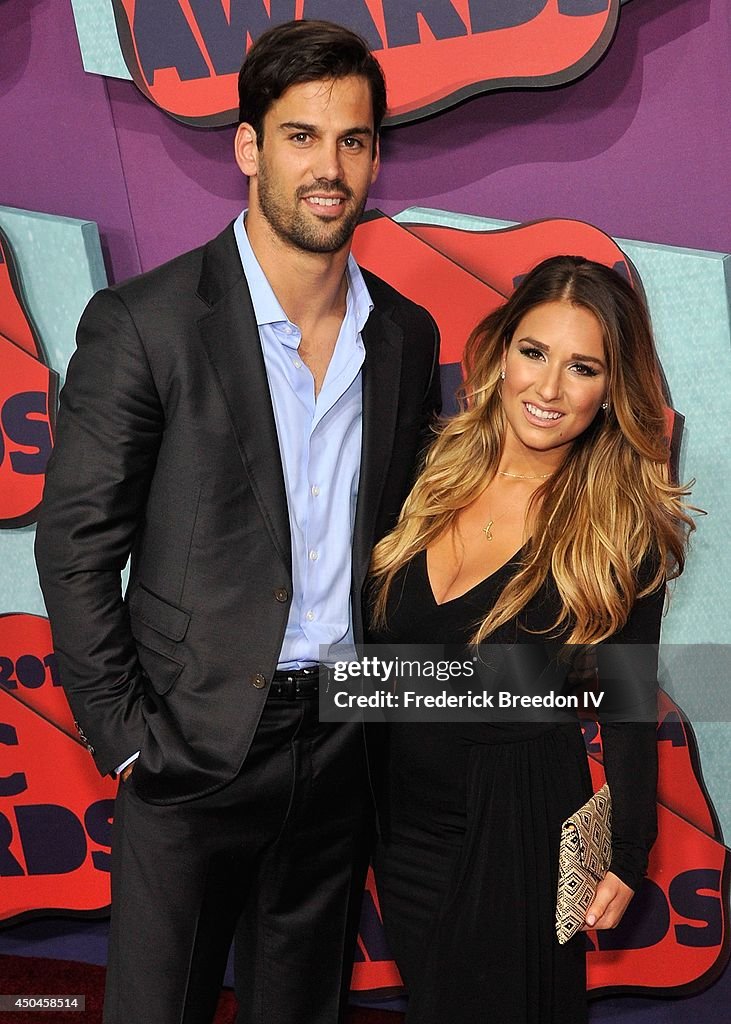 2014 CMT Music Awards - Arrivals