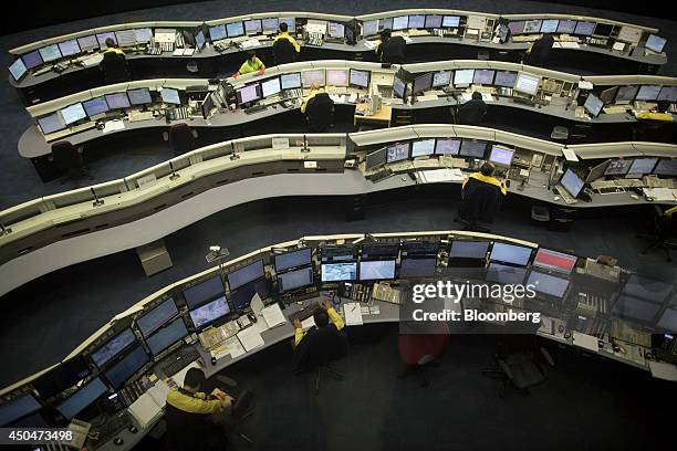 Mtr Computer Inside Mtr Corp S Tsing Yi Control Room Stock-Fotos und Bilder - Getty ...