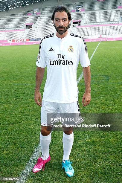 Football player Robert Pires plays the Football match for the benefit of the association 'Plus fort la vie' at Stade Jean Bouin on June 9, 2014 in...