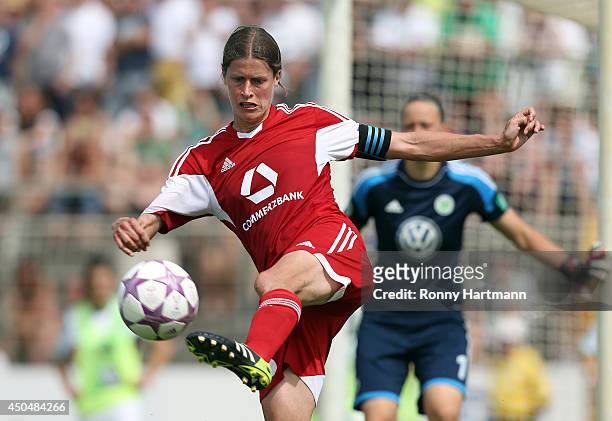 Kerstin Garefrekes of Frankfurt controls the ball during the Women's Bundesliga match between VfL Wolfsburg and 1. FFC Frankfurt at Stadion am...